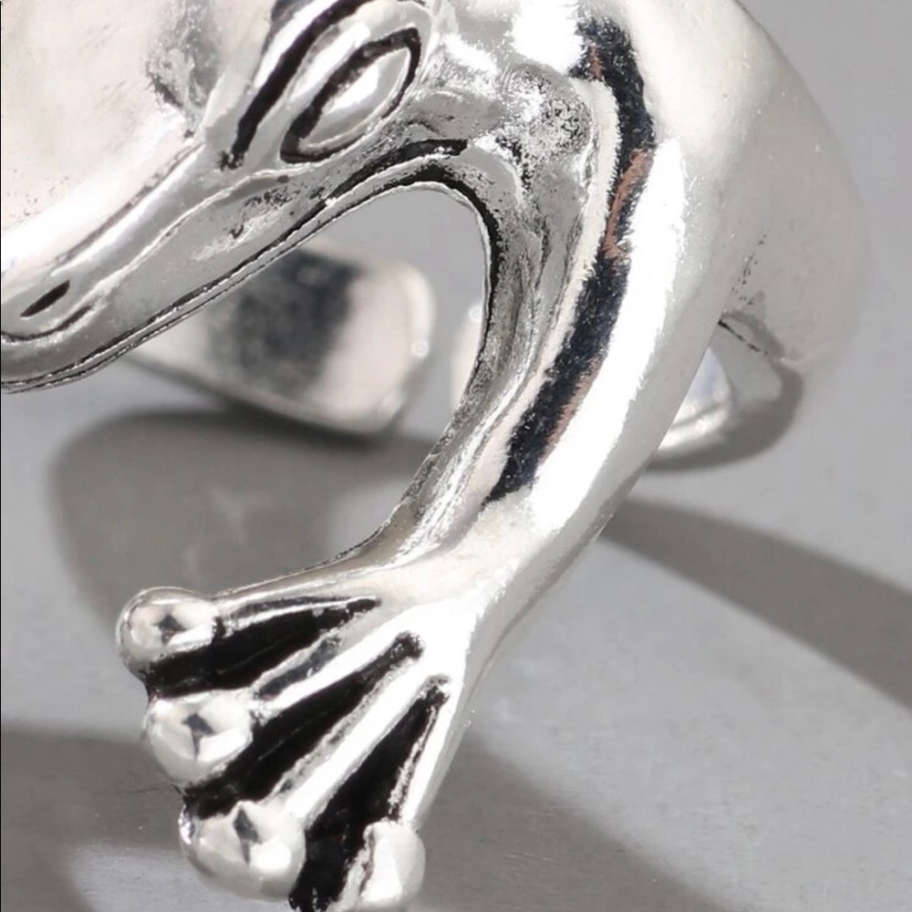 Very Cute Men and Women Frog Design Ring - Picture 3 of 7